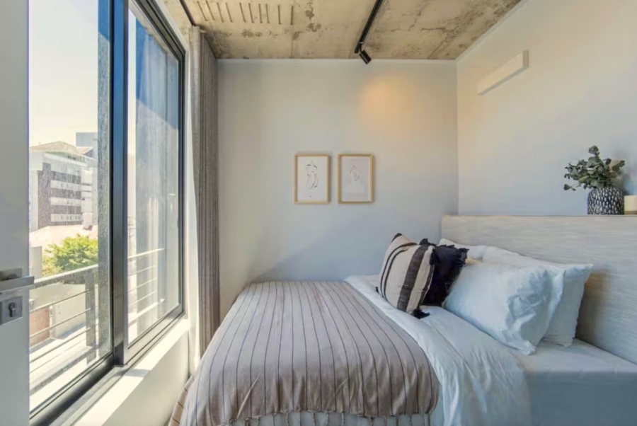 2 Bedroom Property for Sale in Sea Point Western Cape